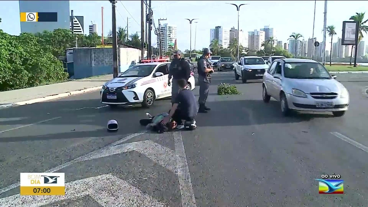 Passageira de moto fica ferida após colisão com carro em São Luís e espera atendimento há mais de duas horas | Maranhão